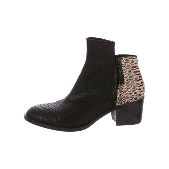 Freda Salvador Black Leather Ankle Boots - Picture 5 of 8